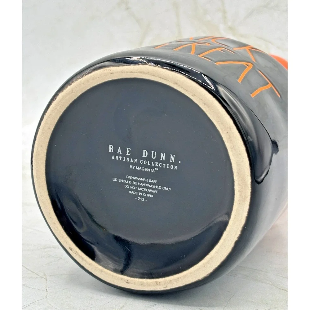 Rae Dunn TRICK OR TREAT Black Ceramic Canister Lid‎ Pumpkin Topper New Halloween